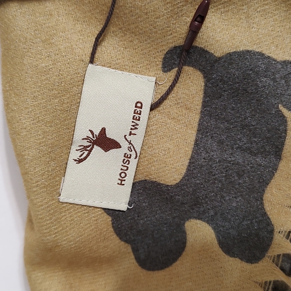 New House of Tweed Tan & Gray Dog Scarf / Wrap 27" x 38" Including Fringe - Picture 10 of 10
